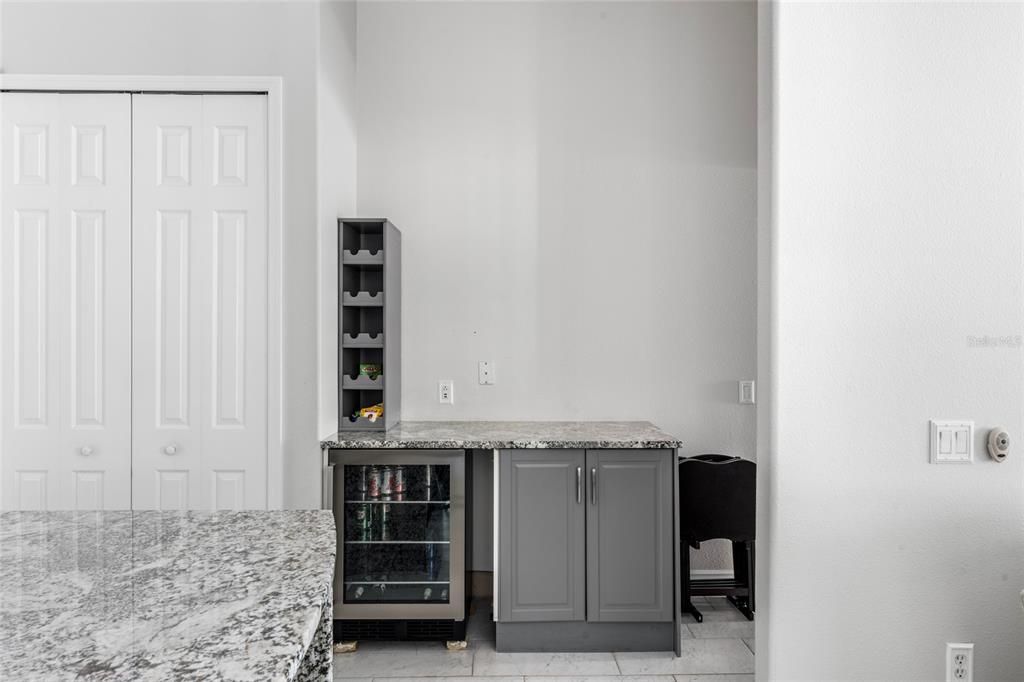 待售: $565,000 (4 贝兹, 3 浴室, 2724 平方英尺)