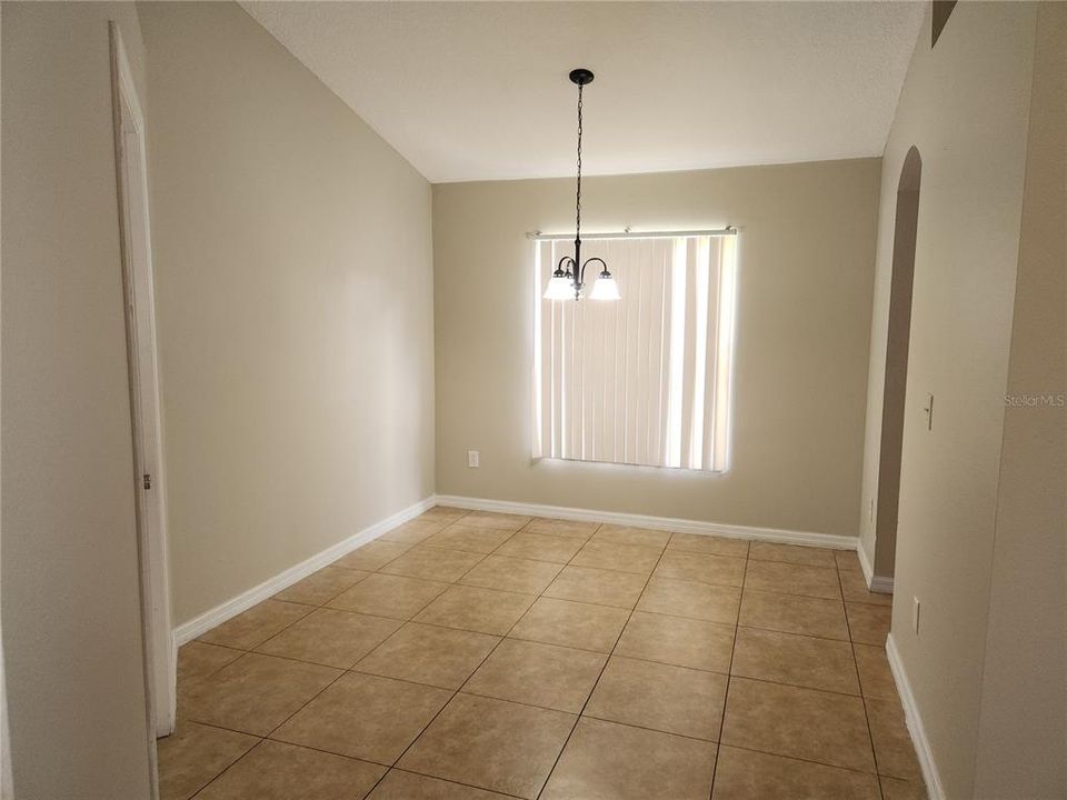 For Rent: $1,900 (4 beds, 2 baths, 1605 Square Feet)