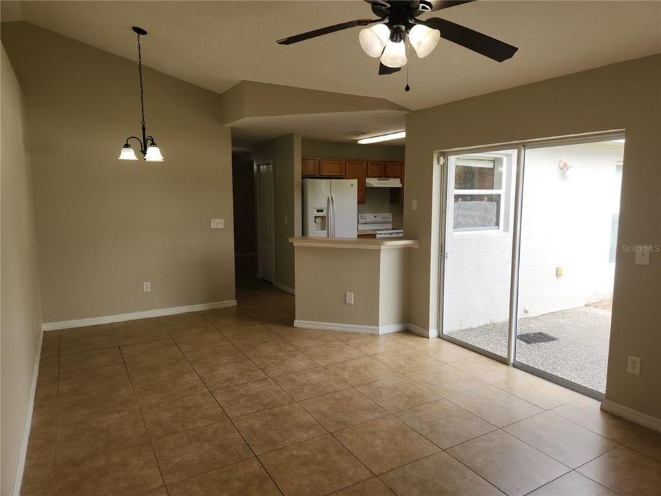 For Rent: $1,900 (4 beds, 2 baths, 1605 Square Feet)
