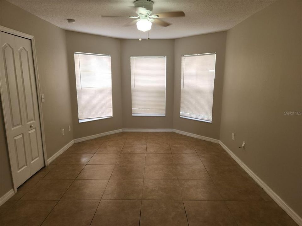 For Rent: $1,900 (4 beds, 2 baths, 1605 Square Feet)