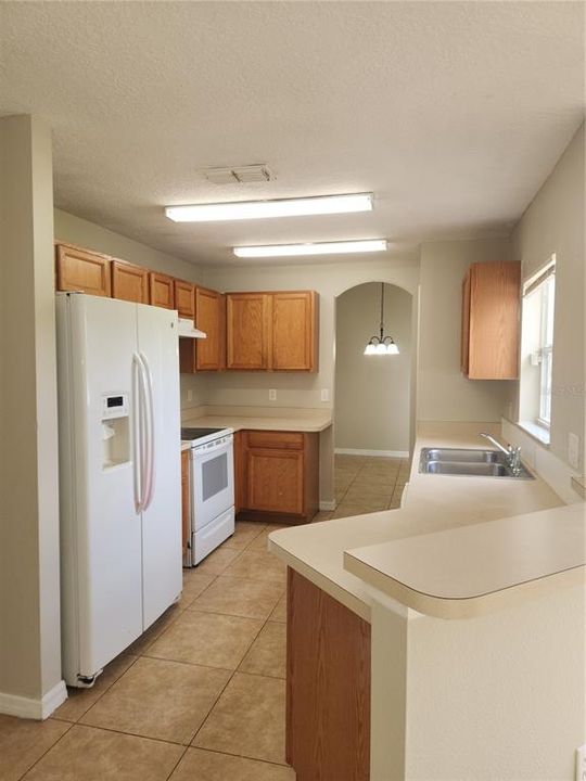 For Rent: $1,900 (4 beds, 2 baths, 1605 Square Feet)