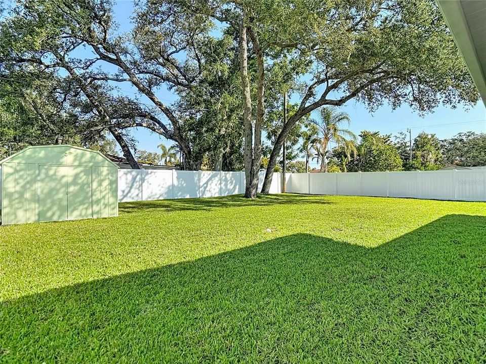 For Sale: $469,000 (2 beds, 2 baths, 1352 Square Feet)