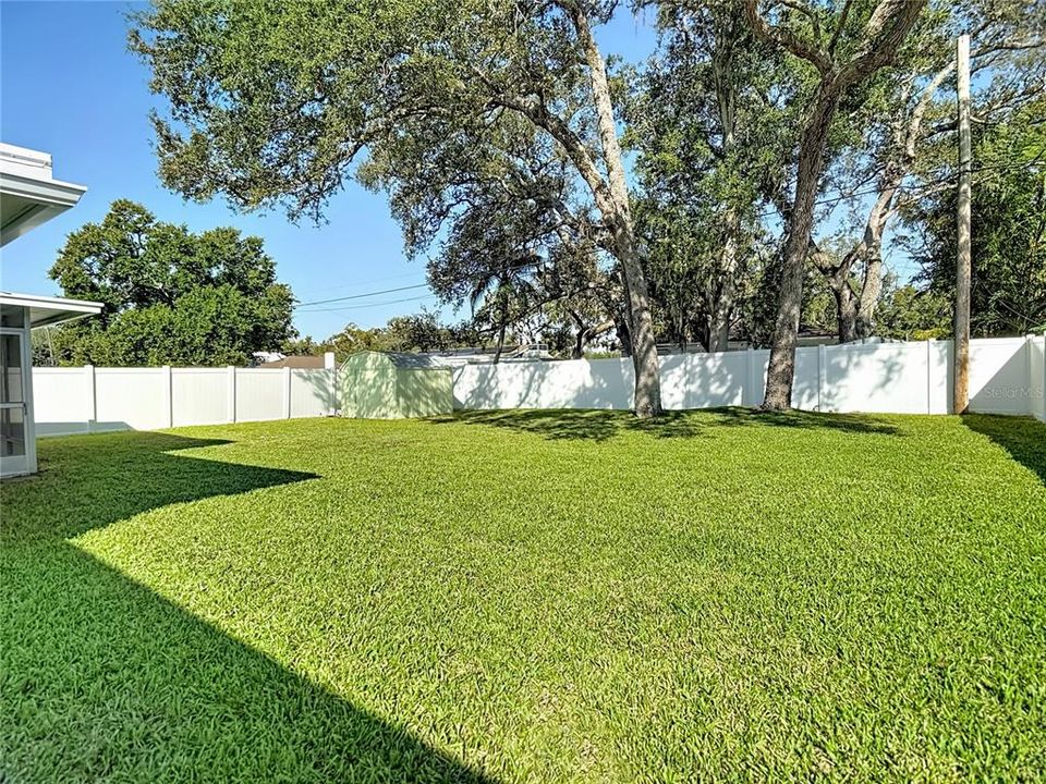 For Sale: $469,000 (2 beds, 2 baths, 1352 Square Feet)