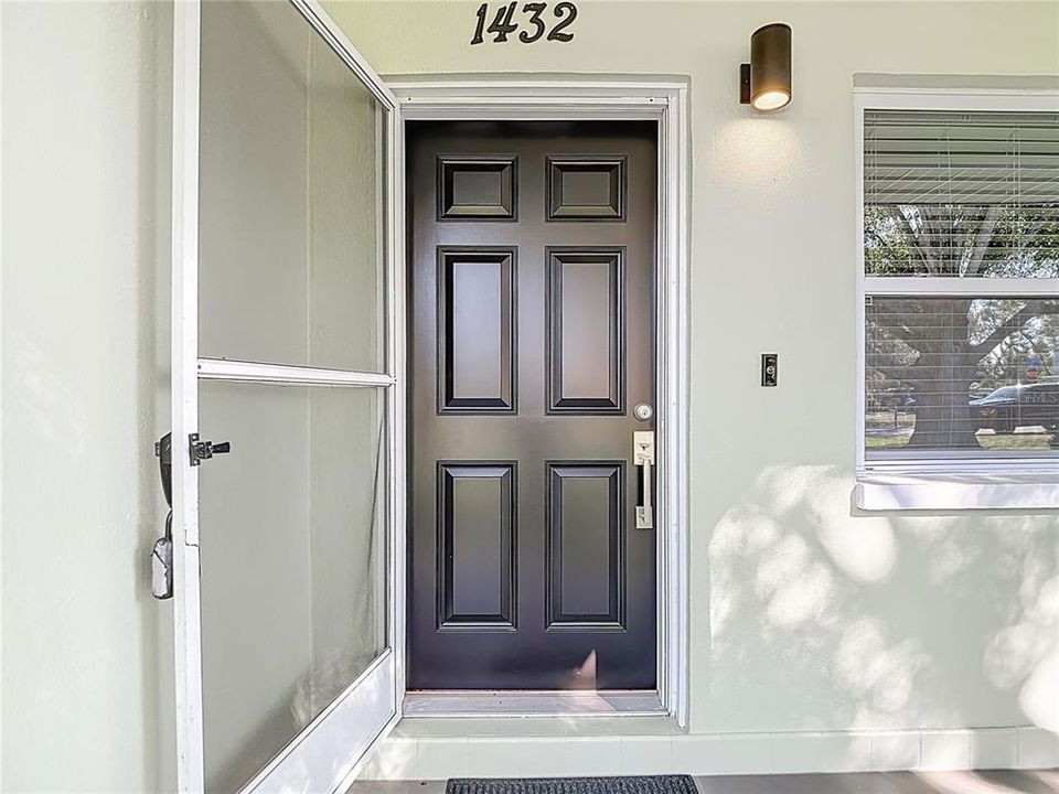 For Sale: $469,000 (2 beds, 2 baths, 1352 Square Feet)