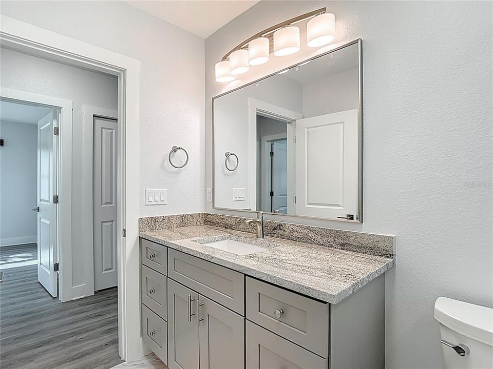 For Sale: $469,000 (2 beds, 2 baths, 1352 Square Feet)