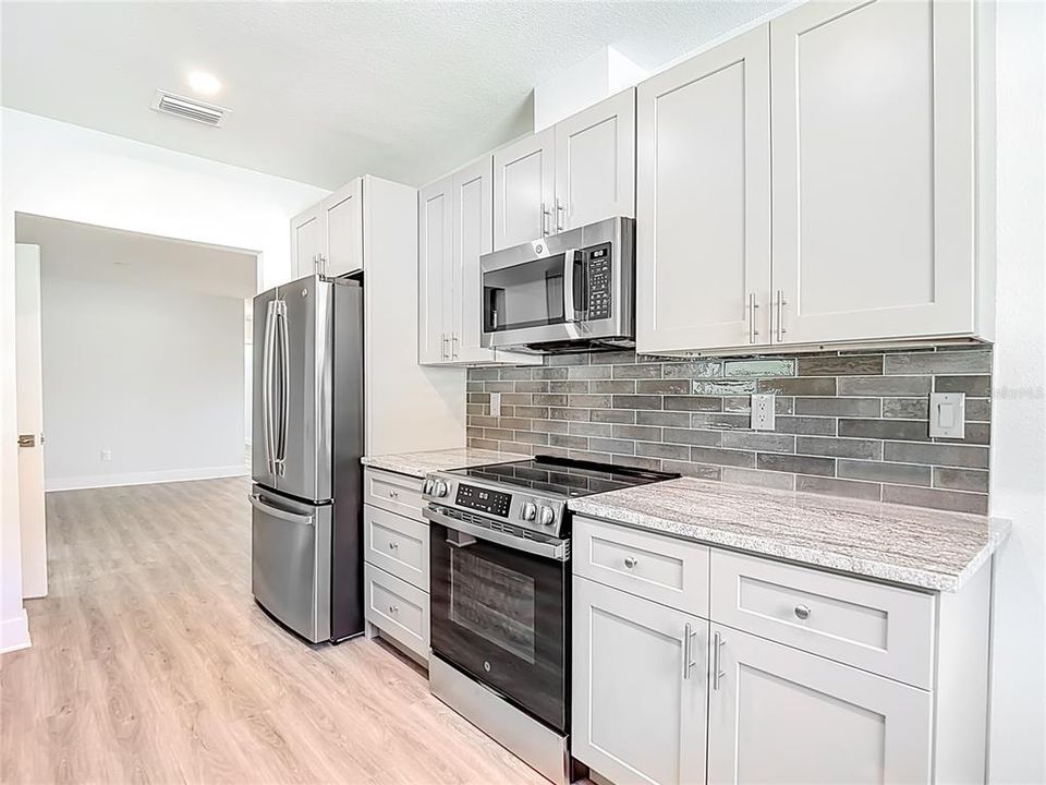 For Sale: $469,000 (2 beds, 2 baths, 1352 Square Feet)