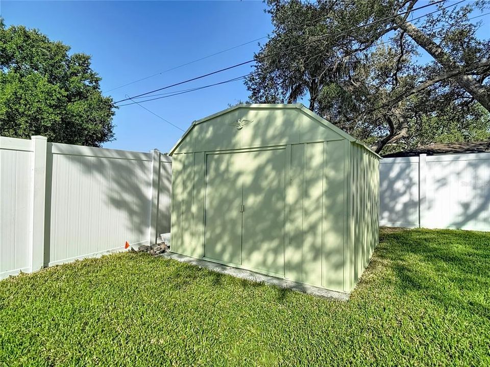 For Sale: $469,000 (2 beds, 2 baths, 1352 Square Feet)