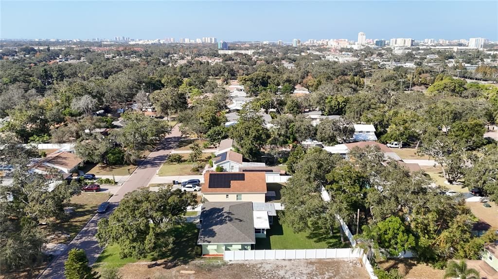 For Sale: $469,000 (2 beds, 2 baths, 1352 Square Feet)