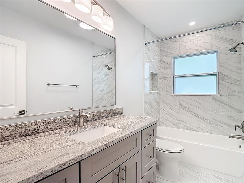 For Sale: $469,000 (2 beds, 2 baths, 1352 Square Feet)