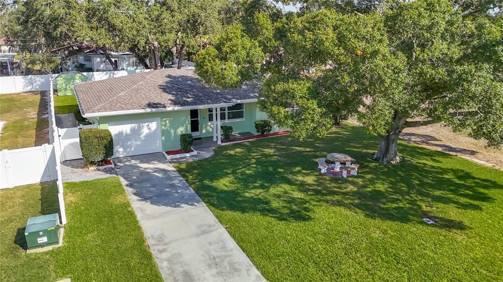 For Sale: $469,000 (2 beds, 2 baths, 1352 Square Feet)