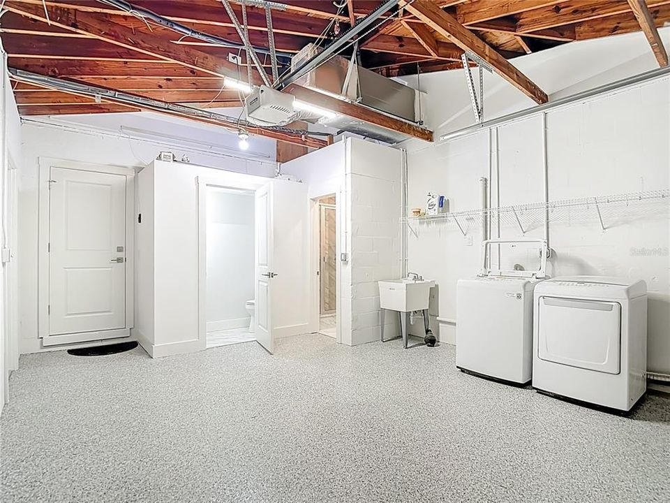 For Sale: $469,000 (2 beds, 2 baths, 1352 Square Feet)