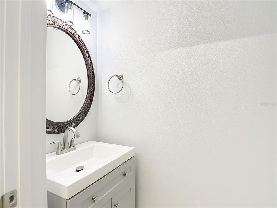 For Sale: $469,000 (2 beds, 2 baths, 1352 Square Feet)