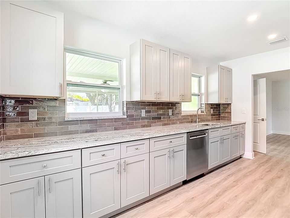 For Sale: $469,000 (2 beds, 2 baths, 1352 Square Feet)