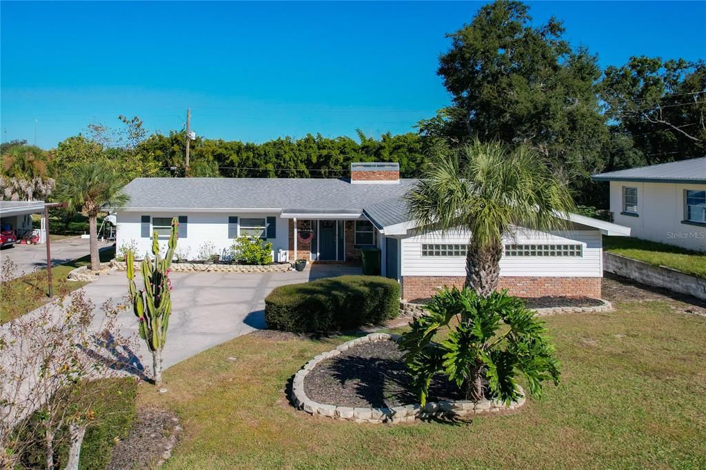 合同活跃: $329,900 (4 贝兹, 2 浴室, 1938 平方英尺)