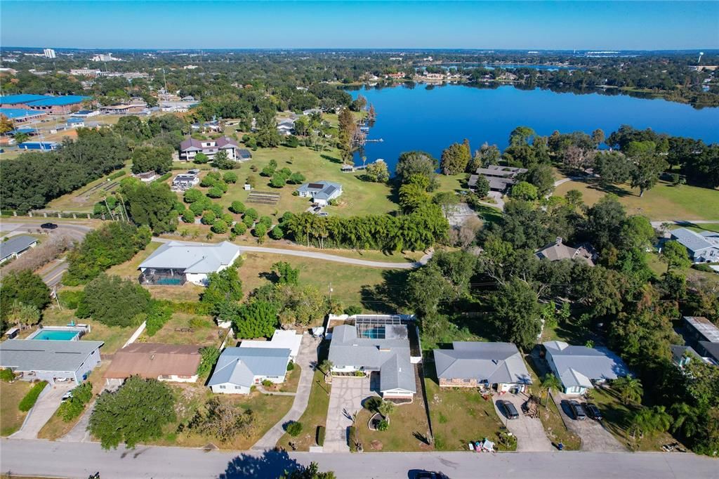 合同活跃: $329,900 (4 贝兹, 2 浴室, 1938 平方英尺)