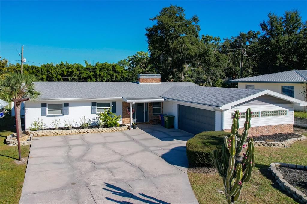 合同活跃: $329,900 (4 贝兹, 2 浴室, 1938 平方英尺)