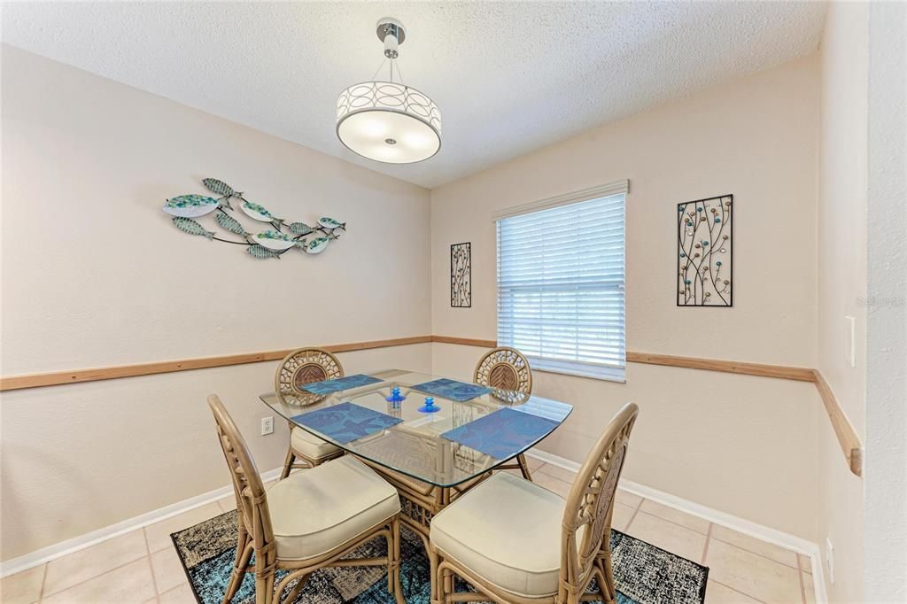 For Sale: $105,000 (2 beds, 2 baths, 993 Square Feet)