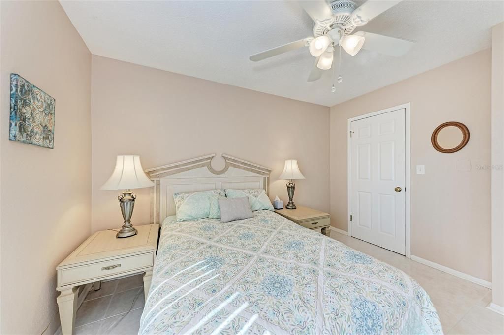 For Sale: $105,000 (2 beds, 2 baths, 993 Square Feet)