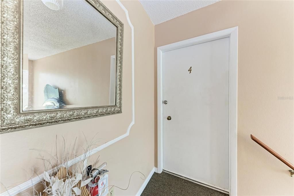 For Sale: $105,000 (2 beds, 2 baths, 993 Square Feet)