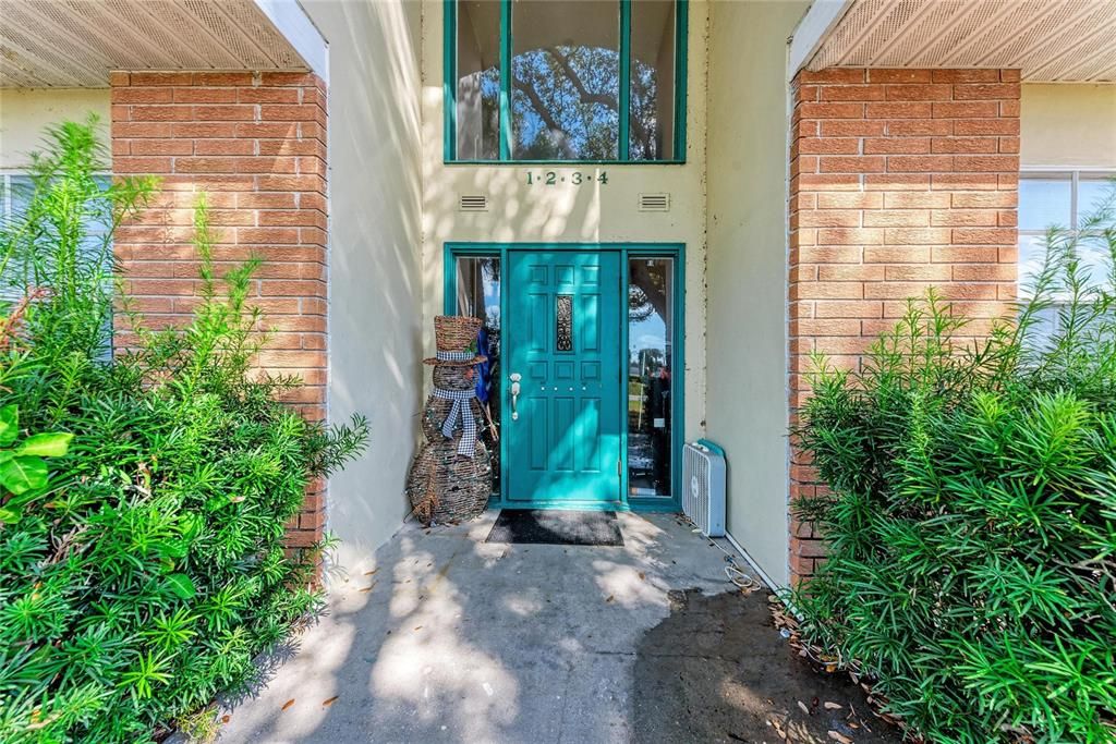 For Sale: $105,000 (2 beds, 2 baths, 993 Square Feet)