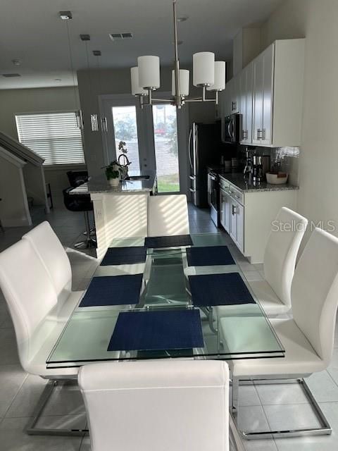 В аренду: $3,800 (4 спален, 2 ванн, 1984 Квадратных фут)