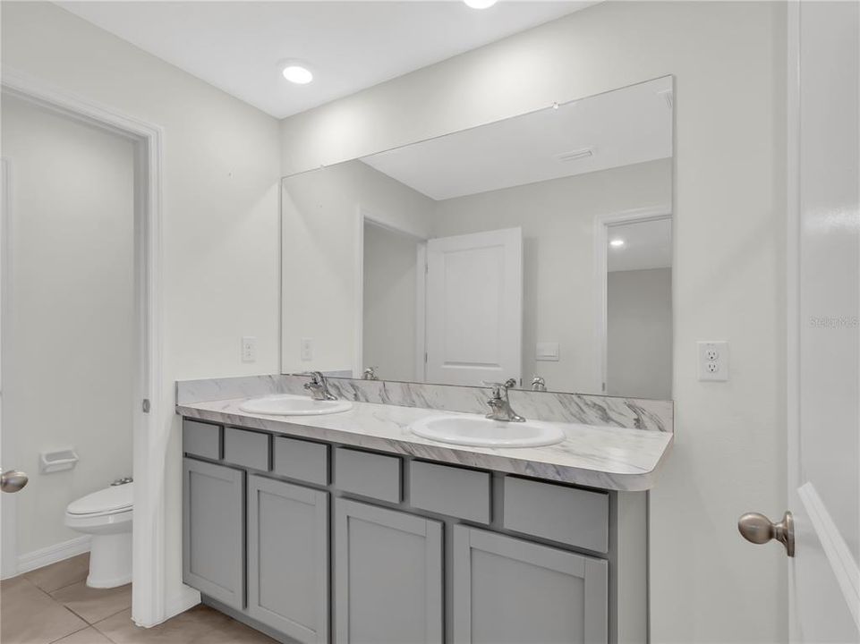 出租: $2,150 (3 贝兹, 2 浴室, 1961 平方英尺)