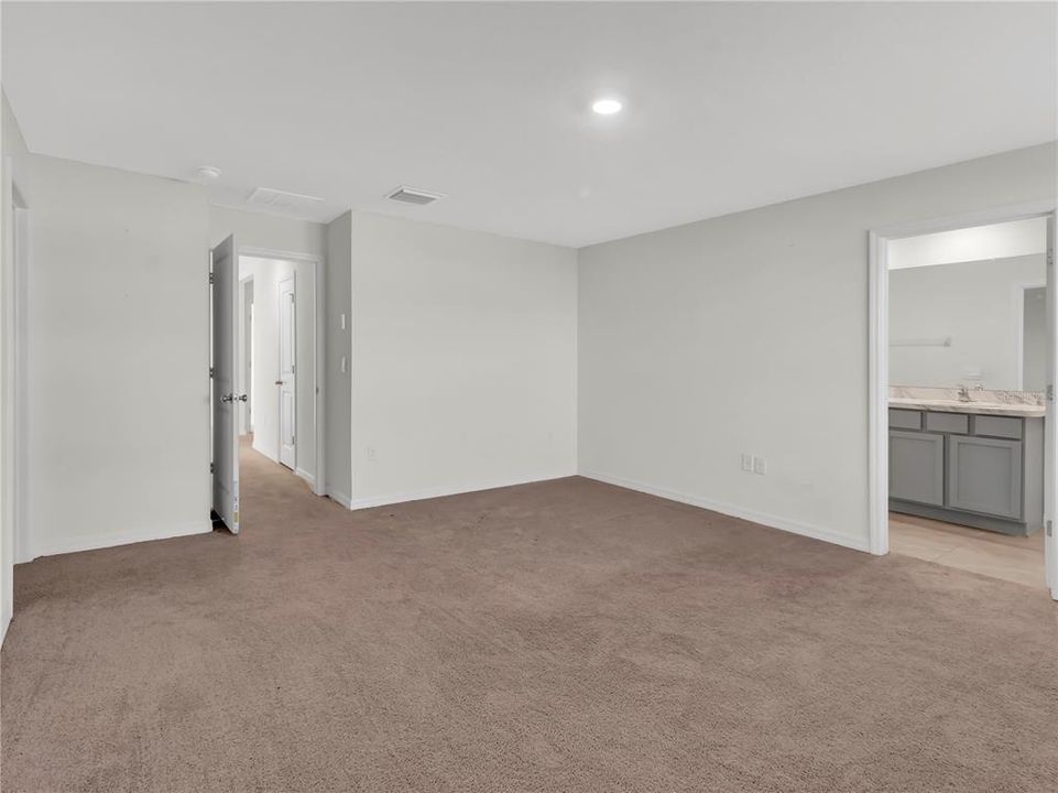 出租: $2,150 (3 贝兹, 2 浴室, 1961 平方英尺)