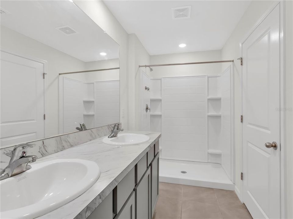 出租: $2,150 (3 贝兹, 2 浴室, 1961 平方英尺)