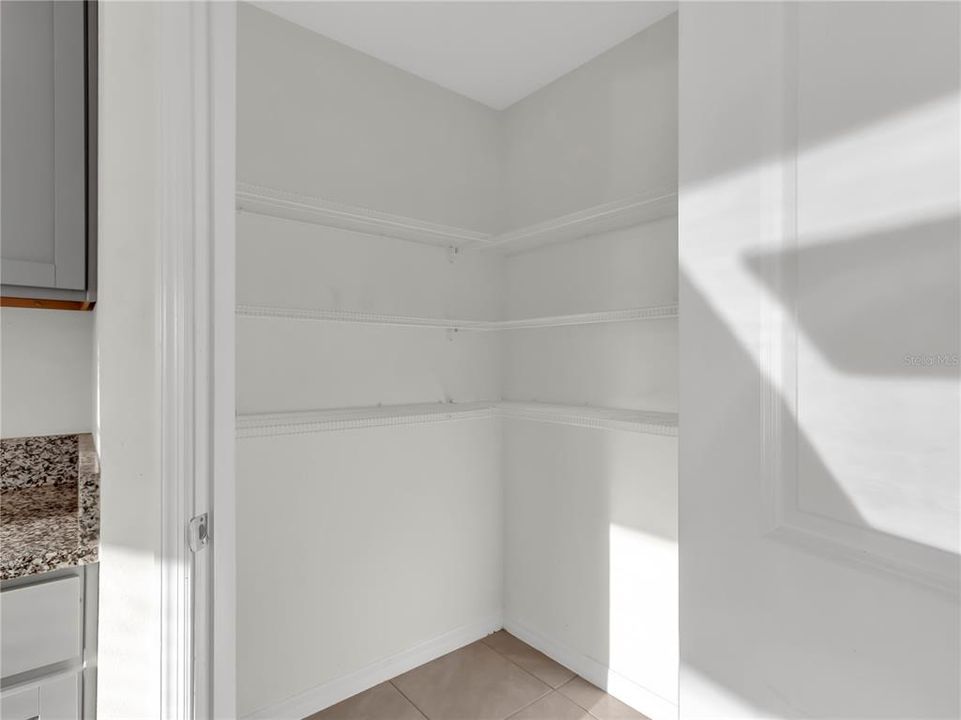 出租: $2,150 (3 贝兹, 2 浴室, 1961 平方英尺)