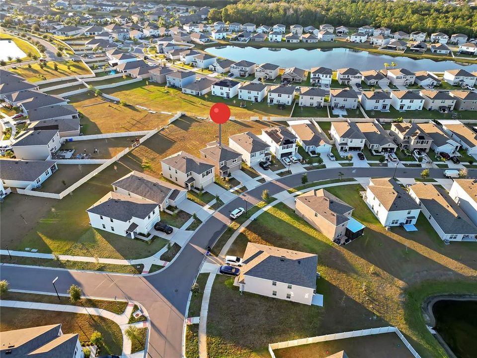 出租: $2,150 (3 贝兹, 2 浴室, 1961 平方英尺)