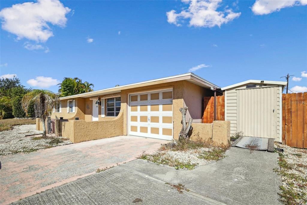 На продажу: $219,000 (2 спален, 2 ванн, 1189 Квадратных фут)