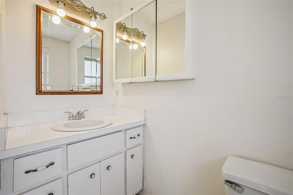 На продажу: $219,000 (2 спален, 2 ванн, 1189 Квадратных фут)