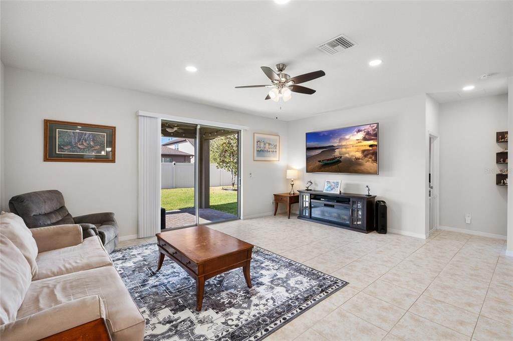 Active With Contract: $387,500 (4 beds, 2 baths, 2164 Square Feet)