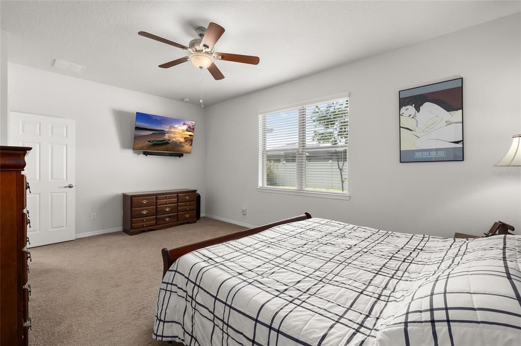 Active With Contract: $387,500 (4 beds, 2 baths, 2164 Square Feet)