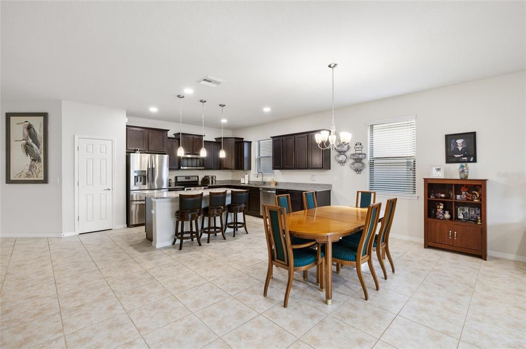 Active With Contract: $387,500 (4 beds, 2 baths, 2164 Square Feet)