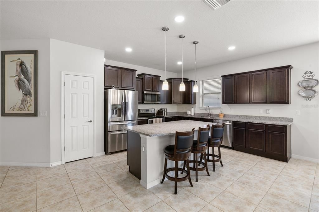 Active With Contract: $387,500 (4 beds, 2 baths, 2164 Square Feet)