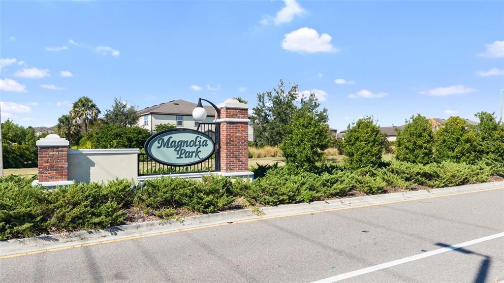 Active With Contract: $387,500 (4 beds, 2 baths, 2164 Square Feet)