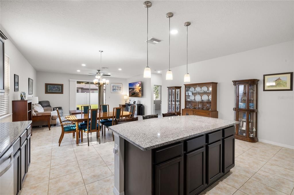 Active With Contract: $387,500 (4 beds, 2 baths, 2164 Square Feet)