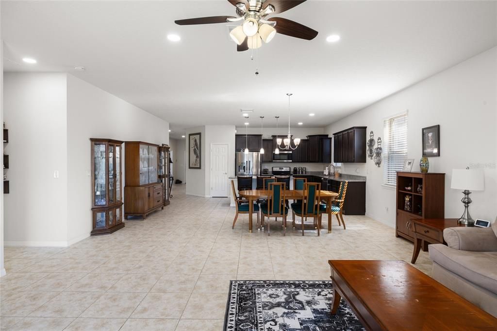 Active With Contract: $387,500 (4 beds, 2 baths, 2164 Square Feet)