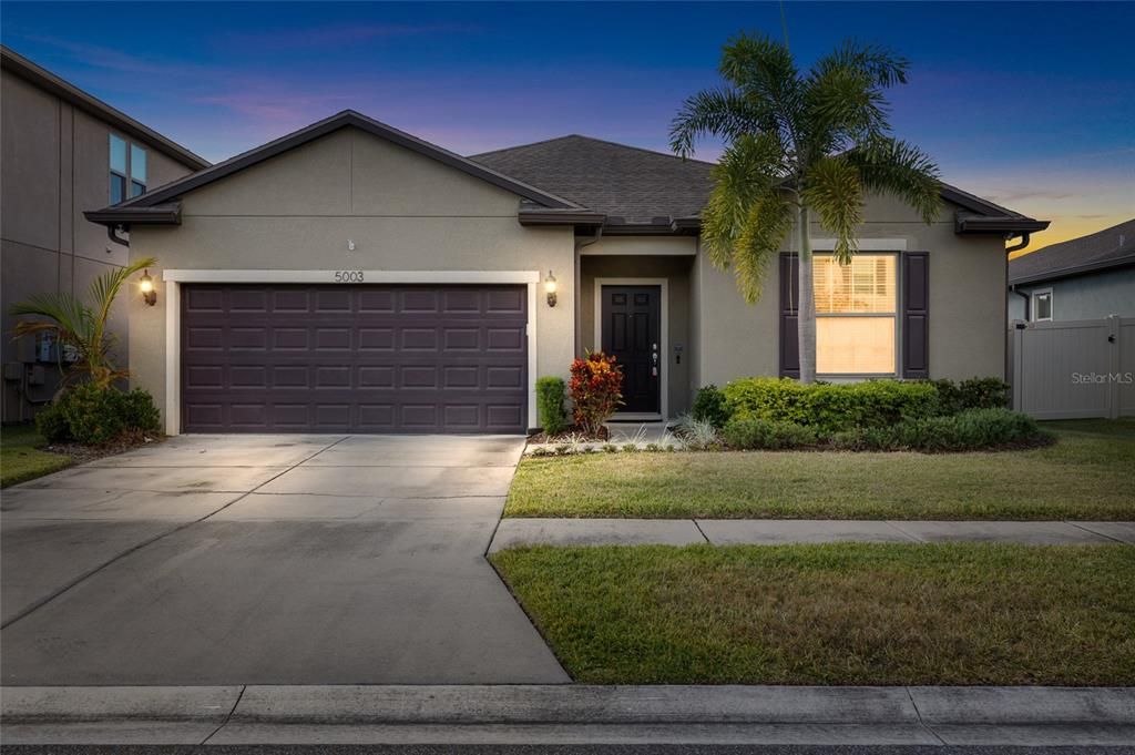 Active With Contract: $387,500 (4 beds, 2 baths, 2164 Square Feet)