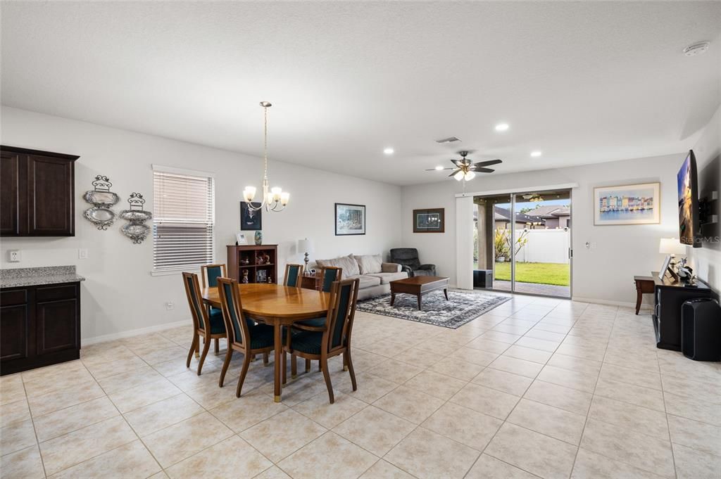 Active With Contract: $387,500 (4 beds, 2 baths, 2164 Square Feet)