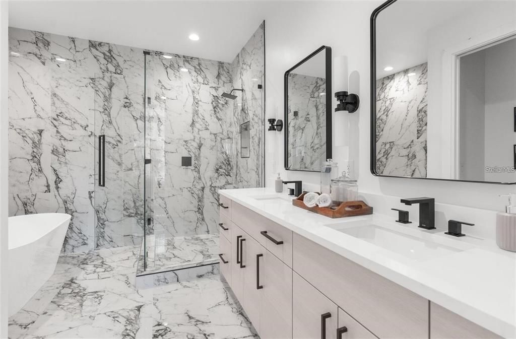 En Renta: $4,500 (3 camas, 3 baños, 2181 Pies cuadrados)