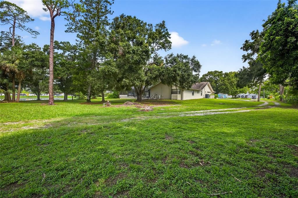 For Sale: $1,425,000 (6 beds, 4 baths, 5032 Square Feet)