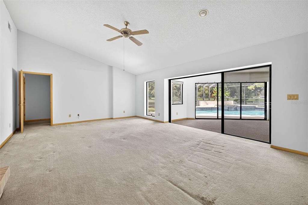 For Sale: $1,425,000 (6 beds, 4 baths, 5032 Square Feet)