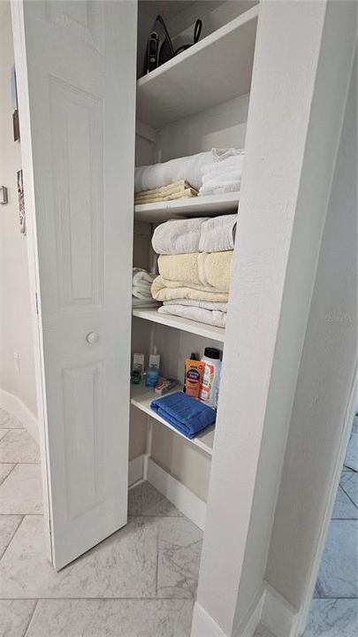 待售: $925,000 (4 贝兹, 3 浴室, 1584 平方英尺)