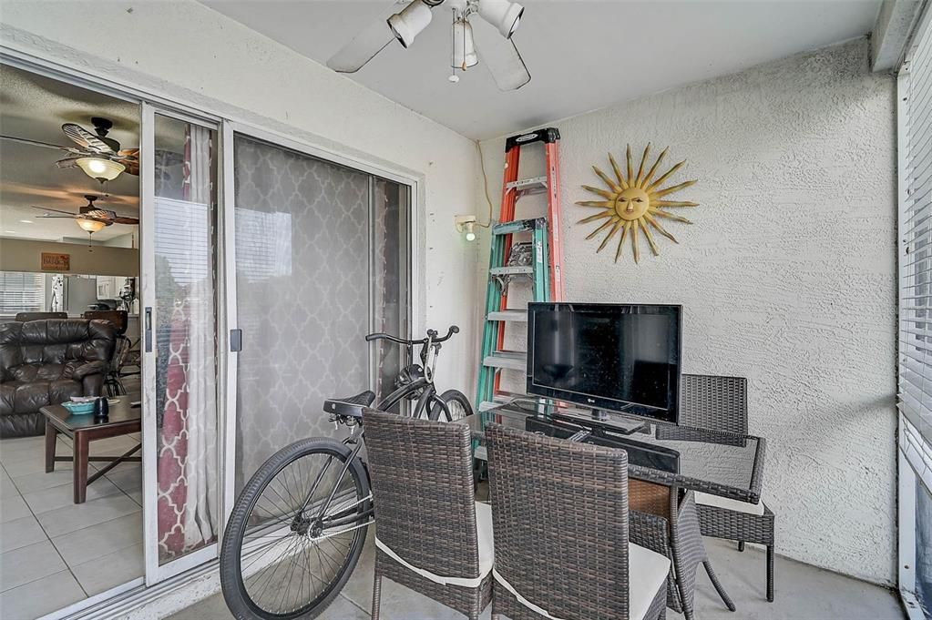 На продажу: $215,000 (2 спален, 2 ванн, 1080 Квадратных фут)