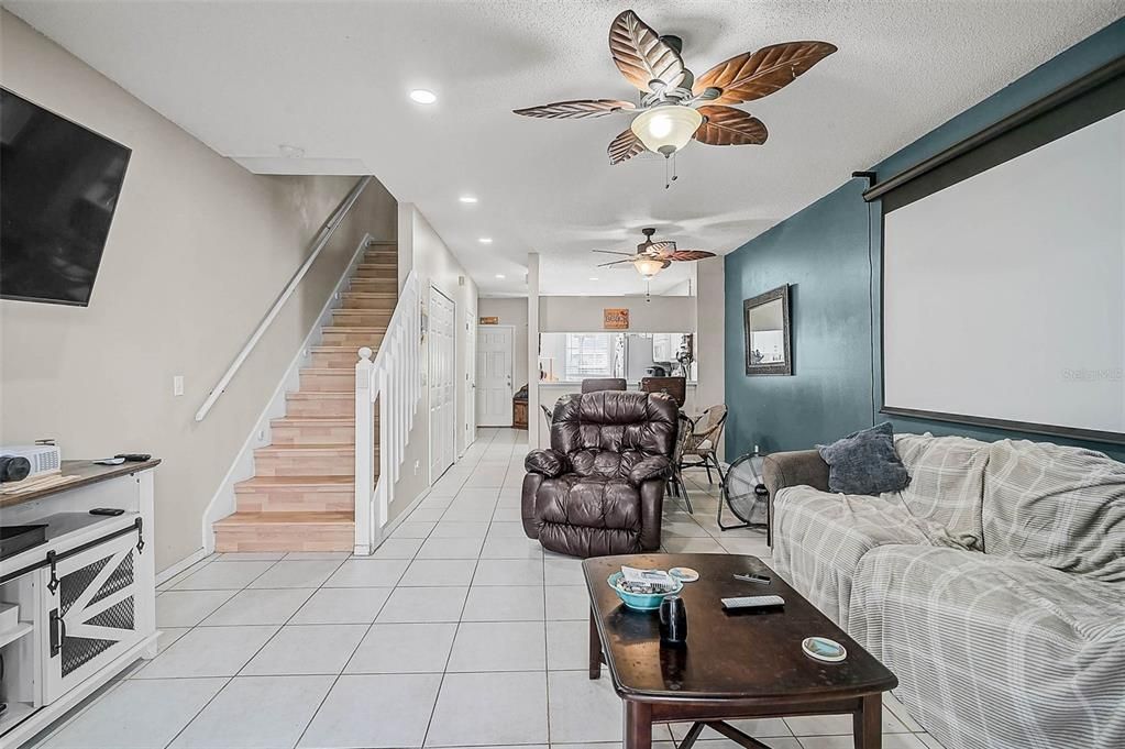 На продажу: $215,000 (2 спален, 2 ванн, 1080 Квадратных фут)