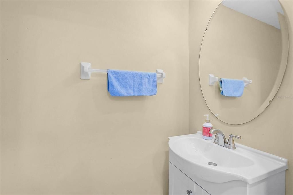 На продажу: $215,000 (2 спален, 2 ванн, 1080 Квадратных фут)