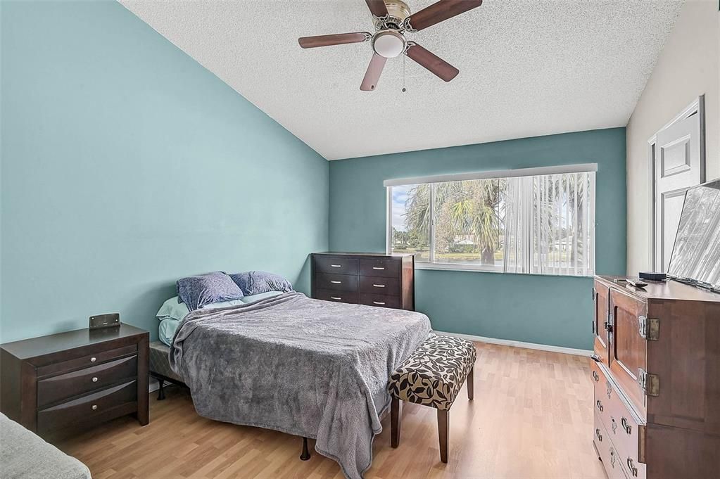 На продажу: $215,000 (2 спален, 2 ванн, 1080 Квадратных фут)