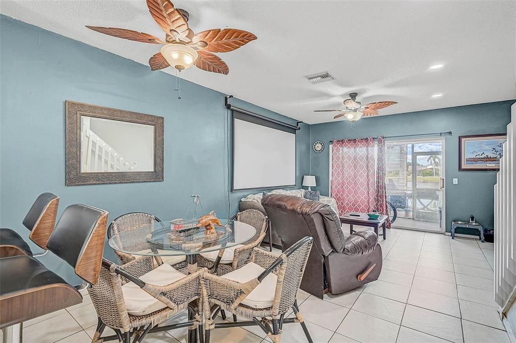 На продажу: $215,000 (2 спален, 2 ванн, 1080 Квадратных фут)